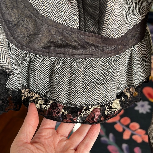 Anthropologie H.E. Tweed metallic black & gray with lace and flowers blazer, L - Picture 4 of 8